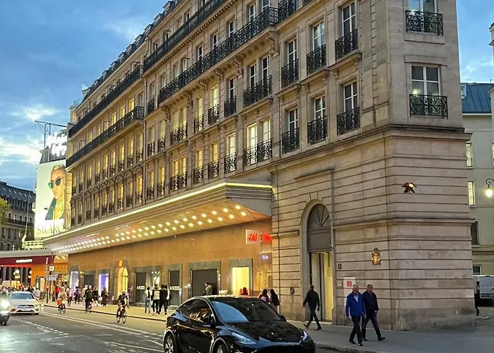 Cosy Opera With Lift Ascenseur